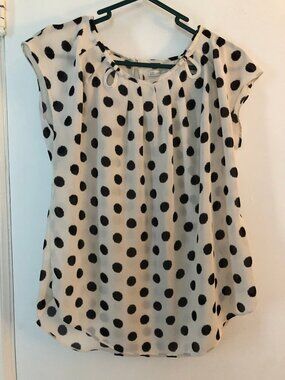 Lauren Conrad M Blouse Top Polkadot Cream Black Dolman Flutter Summer Cap Sleeve